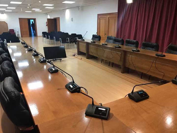 Cần chú ý gì khi mua micro phòng họp Cần chú ý gì khi mua micro phòng họp