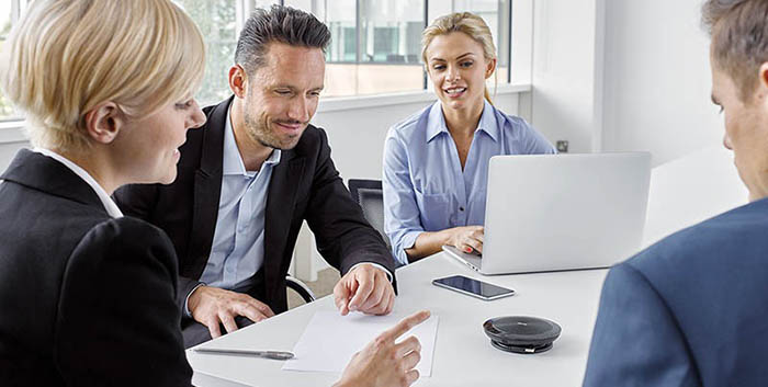 Mua micro hội nghị đa hướng cần chú ý gì?